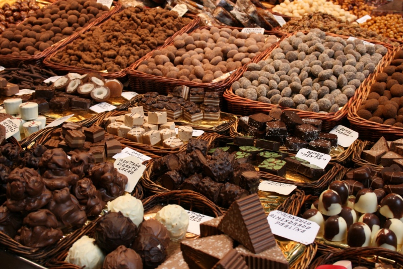 vitrine-NICE-min_chocolates_chocolate_nibble_sweetness_fine_chocolates_gourmet_candy_brand-752083