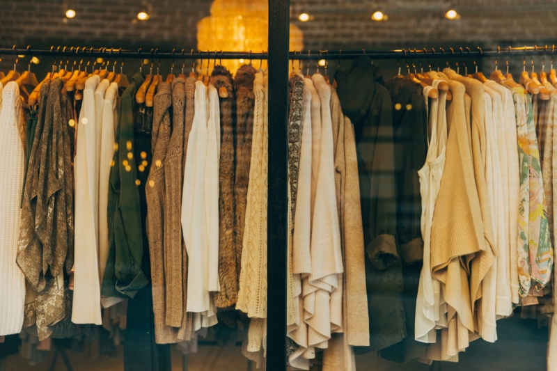 vitrine-NICE-min_clothe_fashion_store_shop_window_store_front-21277